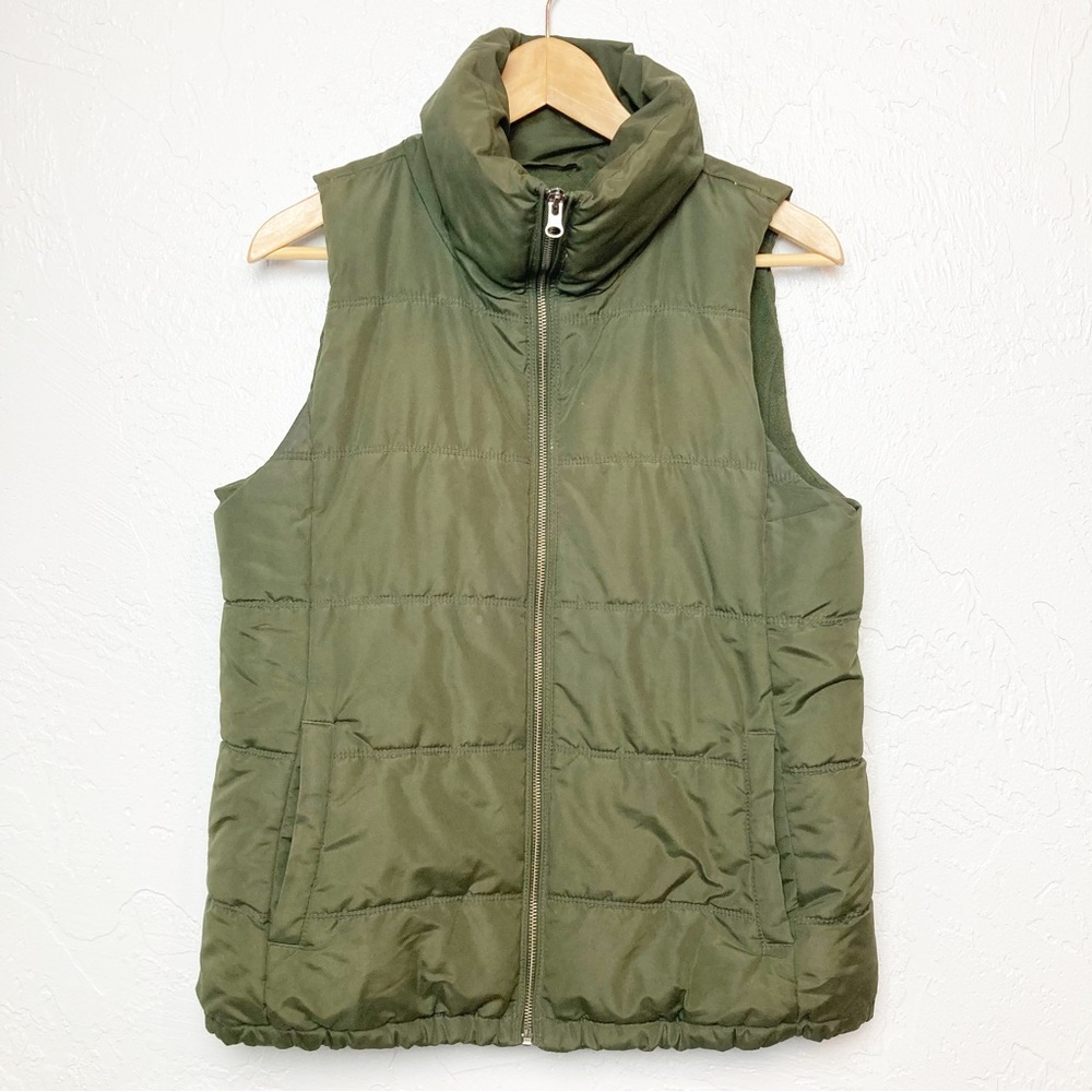Old Navy Green puffer Vest Size Medium
